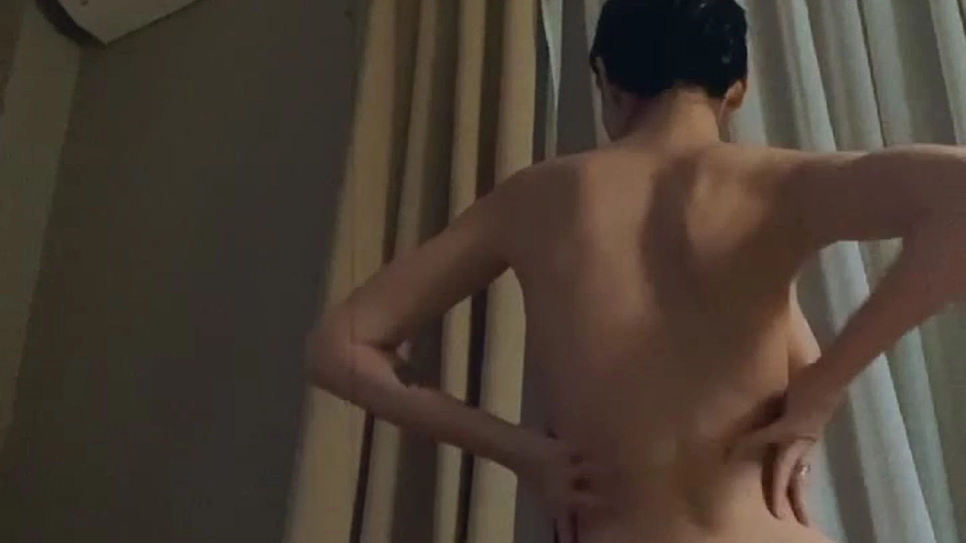 Irena Ortega showing her full naked backside